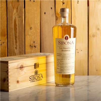 Distilleria Sibona - Confezione regalo Grappa di Barbera MAGNUM con astuccio in legno 1,5 lt Distilleria Sibona - Confezione regalo Grappa di Barbera MAGNUM con astuccio in legno 1,5 lt
