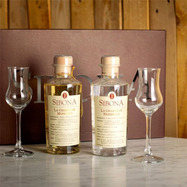 Distilleria Sibona - Confezione regalo Poker (2x 50cl) Grappa di Moscato e Grappa di Nebbiolo con 2 bicchieri degustazione